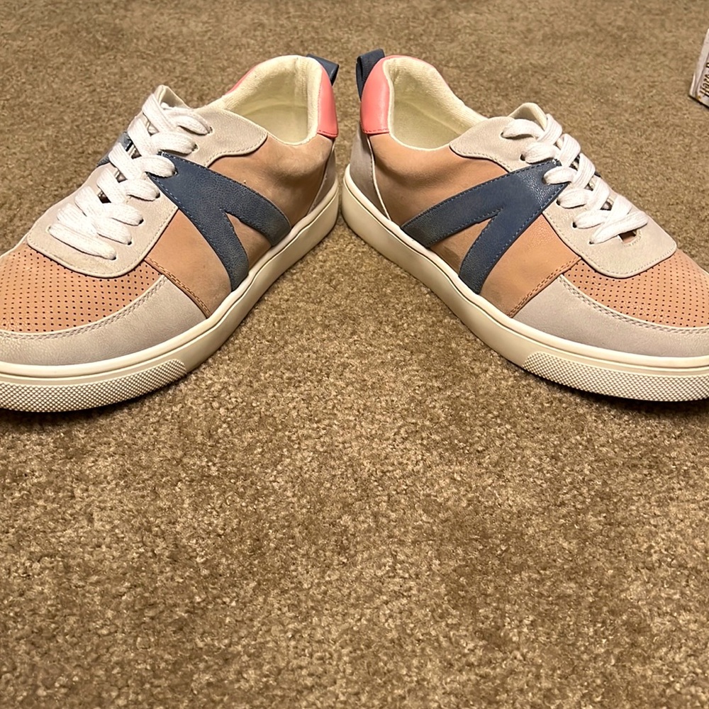 Maurice’s Shoes